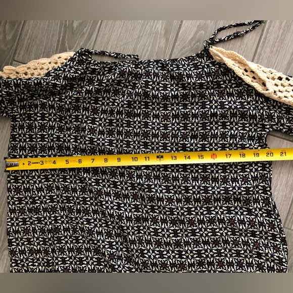 Umgee|Boho crotchet cold shoulder flowy dress in black & tan tones••Beachy LARGE - Picture 11 of 12